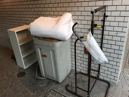 ぶら下がり健康器の処分】文京区の粗大ゴミ回収は片付け壱番屋で！【カラーボックス無料】 - 東京都杉並区｜渋谷区｜品川区エリアの不用品回収